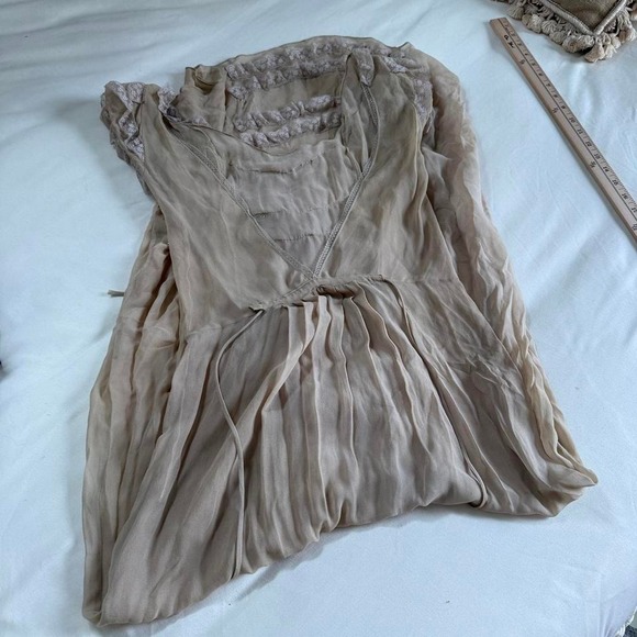 silk lace ruffle dress  70s–80s cream silk ruffle dress fits like small - Picture 5 of 7